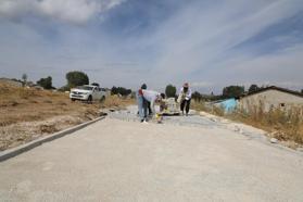Tuşba’da kırsalda parke, merkezde asfalt çalışması