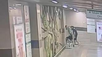 Beyoğlu’nda metroda uyuyan kişinin cep telefonunu çalan şüpheli yakalandı