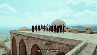 Mardin türküsünü işaret diliyle söylediler