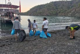 Kemer'de kıyı temizliği