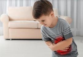 Çocuklarda geçmeyen karın ağrısı apandisit belirtisi olabilir