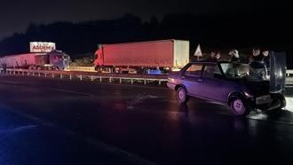 Kütahya’da bariyerleri aşan TIR karşı yöne geçip kaza yaptı: 1 yaralı