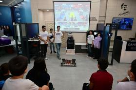 Akademi Manisa'da gençlere robotik ve mühendislik deneyimi