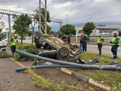Manisa'da takla atan otomobilin sürücü ağır yaralandı