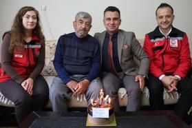 Çocukluğundan beri doğum günü kutlanmayan 85 yaşındaki Asuman Atasever’e pastalı sürpriz / Ek fotoğraflar