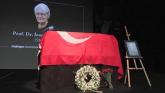 Prof. Dr. İoanna Kuçuradi'nin cenazesi Şişli Rum Ortodoks Mezarlığı'nda defnedildi
