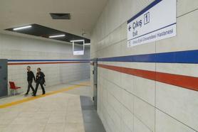 İzmir Metrosu'ndan DEÜ Hastanesi'ne kesintisiz yaya tüneli açıldı