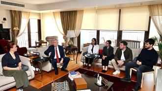 Mansur Yavaş, Vahap Seçer'in ailesini ziyaret etti