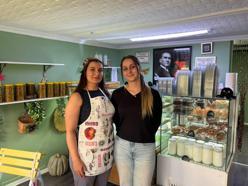Depremzede anne ve kızı, Hatay'ın yöresel lezzetlerini Ankara'ya taşıdı
