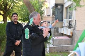 Diyarbakır Emniyet Müdürü Mutlu’dan yaralı personelin çocuğuna doğum günü sürprizi