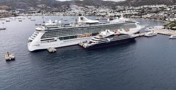 Bodrum'a 2 kruvaziyer ile 2 bin 437 turist geldi