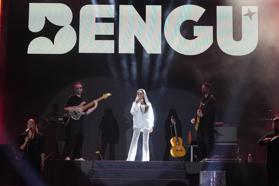 Diyarbakır Kültür Yolu Festivali’nde Bengü sahne aldı