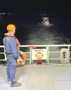 Çanakkale Boğazı'nda sürüklenen tekne kurtarıldı