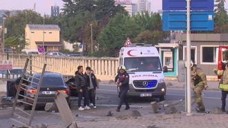 Eyüpsultan’da trafik ışıkları çalışmadı, 2 otomobil çarpıştı: 4 yaralı