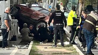 Ankara'da 2 aracın çarpıştığı kazada 5 yaralı