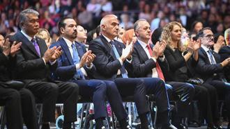 Ersoy: Farklı coğrafyalardan yükselen sesler, cumhuriyetimizin coşkusunda birleşti