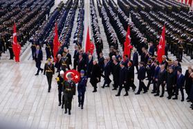 Devlet erkanı Anıtkabir'i ziyaret etti