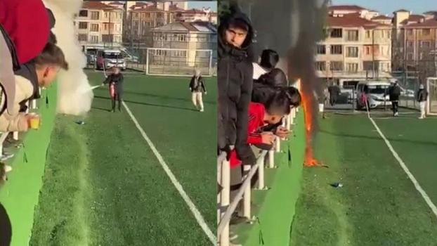 Karabük'te U16 maçında tribünde yangın çıktı - Spor Haberleri