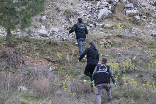 Yürüyüşe çıktığı ormanda kaybolan PTT çalışanının cansız bedeni bulundu (2)