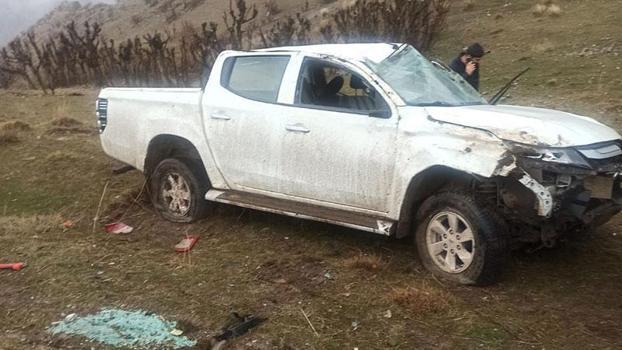 Siirt'te enerji şirketine ait kamyonet devrildi: 3 yaralı