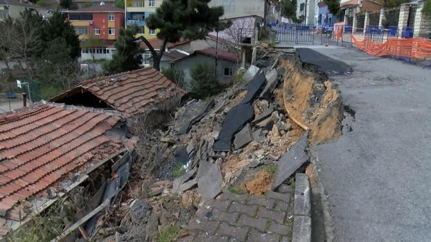İstanbul- Maltepe’de gecekonduların üzerine yol çöktü (havadan görüntüyle)