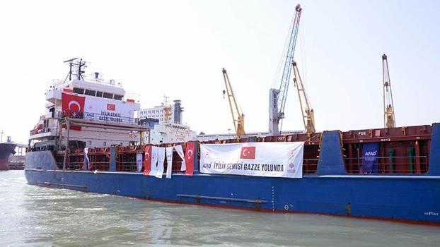 Gazze'ye insani yardım malzemesi taşıyan 8'inci gemi Mersin'den uğurlandı