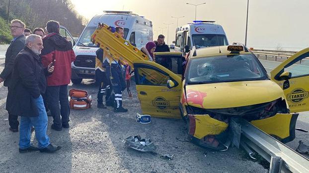 Rize'de, cenaze dönüşü bariyere saplanan taksideki 4 kişi yaralandı