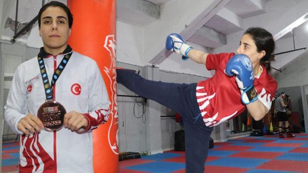 Dünya üçüncüsü kick boks sporcusu Zeynep, şampiyonluk için hazırlıklara başladı