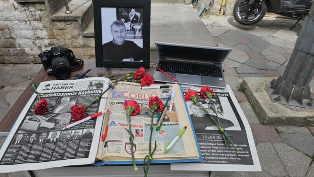 Kazada yaşamını yitiren gazeteci, törenle son yolculuğuna uğurlandı