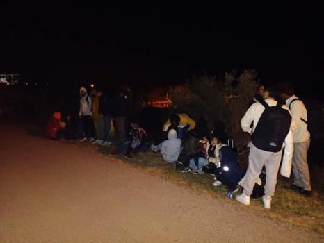 Seferihisar'da 29 kaçak göçmen yakalandı