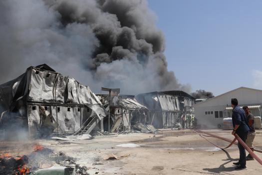 Muğla'da işçilerin kaldığı konteyner yandı (2)