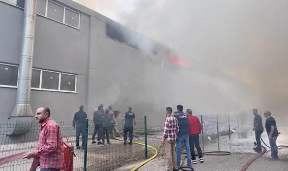 Bursa'da sandalye fabrikasında yangın