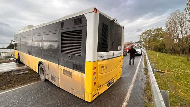Büyükçekmece'de İETT otobüsü bariyerlere çarptı