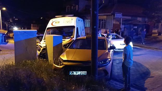 Kırıkkale'de ambulans ile taksi çarpıştı: 4 yaralı