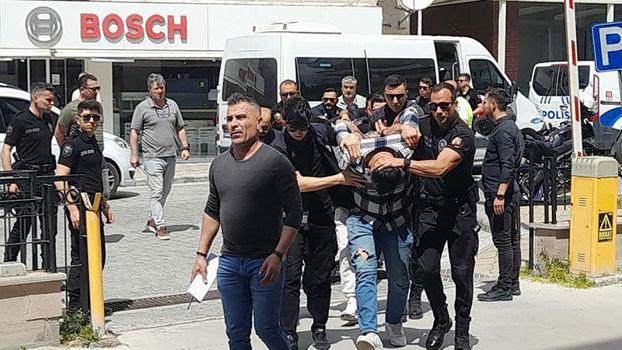 Kuşadası'nda restorana silahlı saldırıda 2 tutuklama