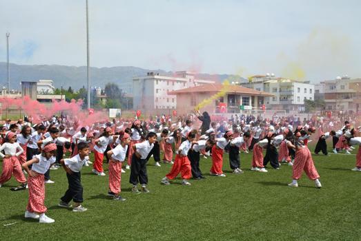Silopi’de şenlik havasında 23 Nisan kutlamaları
