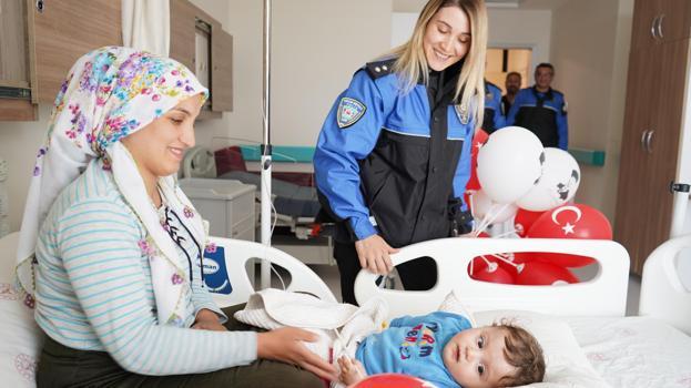 Şırnak’ta polis memurlarından hastanede tedavi gören çocuklara ziyaret