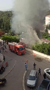 İskenderun Devlet Hastanesi’nde poliklinik olarak kullanılan 3 konteyner yandı