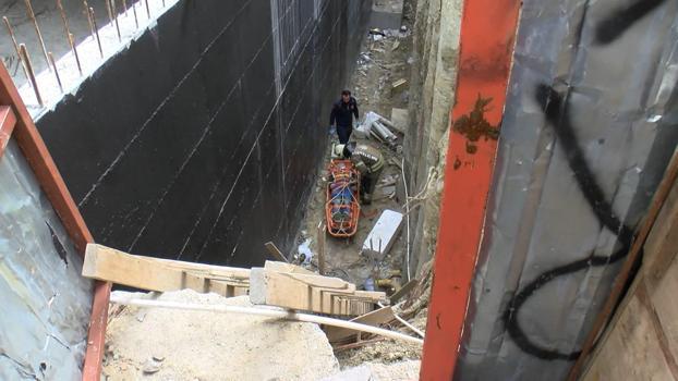İstanbul - Bağcılar'da 10 metre yükseklikten düşen işçiyi itfaiye ekipleri 1 saatlik çalışma sonucu kurtardı