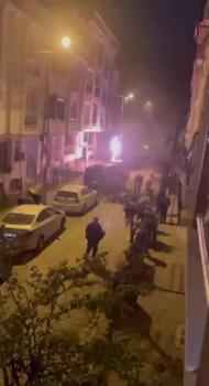 İstanbul- Küçükçekmece'de motosiklette çıkan yangın elektrik direğine sıçradı
