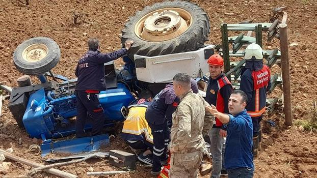 Mardin’de devrilen traktörün sürücüsü öldü