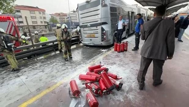 İstanbul-Avcılar'da metrobüste yangın