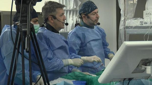 Türk kardiyologların yaptığı operasyonu, Mısırlı meslektaşları canlı yayında izledi