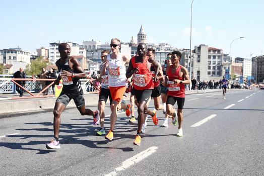 19’uncu İstanbul Yarı Maratonu pazar günü koşulacak