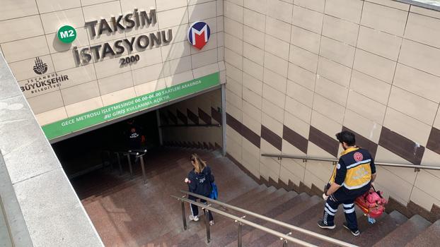İstanbul - Taksim metrosunda raylara atladı, yara almadan kurtarıldı