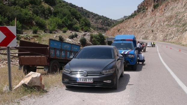 Kilis’te, devrilen traktördeki 3 kişi yaralandı