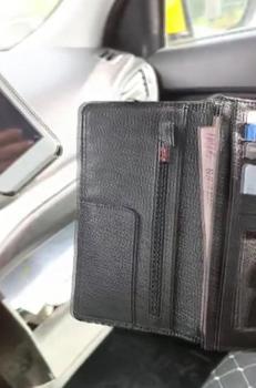 İstanbul - Güngören'de taksi şoförü, aracında bulduğu cüzdanı banka aracılığıyla bulduğu sahibine teslim etti