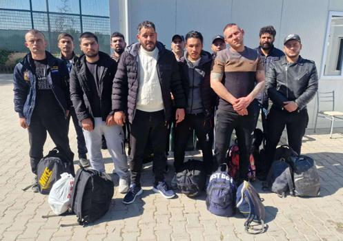 Edirne'de 468 kaçak göçmen ile 18 organizatör yakalandı