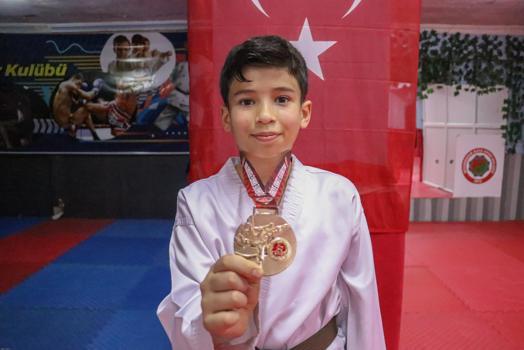 Diyarbakırlı Mehmet, katıldığı ilk şampiyonada birinci oldu; milli talkıma seçildi