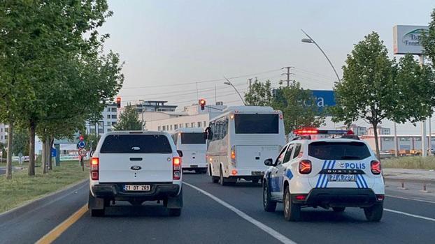 Küme düşen Bursaspor, Diyarbakır’a geldi: zırhlı araçlarla otele geçti